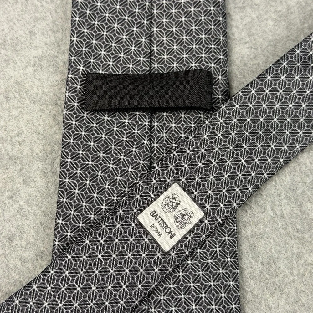 Vintage Battistoni Roma Italy 100% Silk Gray Geometric Men's Neck Tie 59x3.25